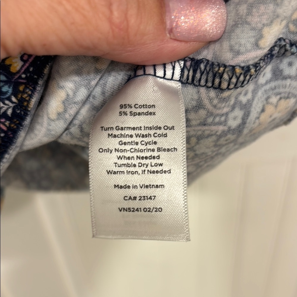 Talbots Blue Patterned, scoop neck, 3/4 sleeve, colorful, soft Top size L - Picture 4 of 7